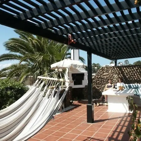 Mit Pool Und Herrlichem Meerblick Hébergement de vacances *